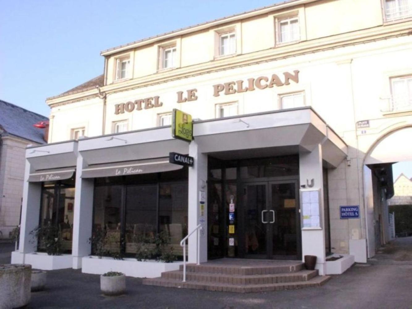 Logis Hotel Le Pelican Vernantes Exterior foto