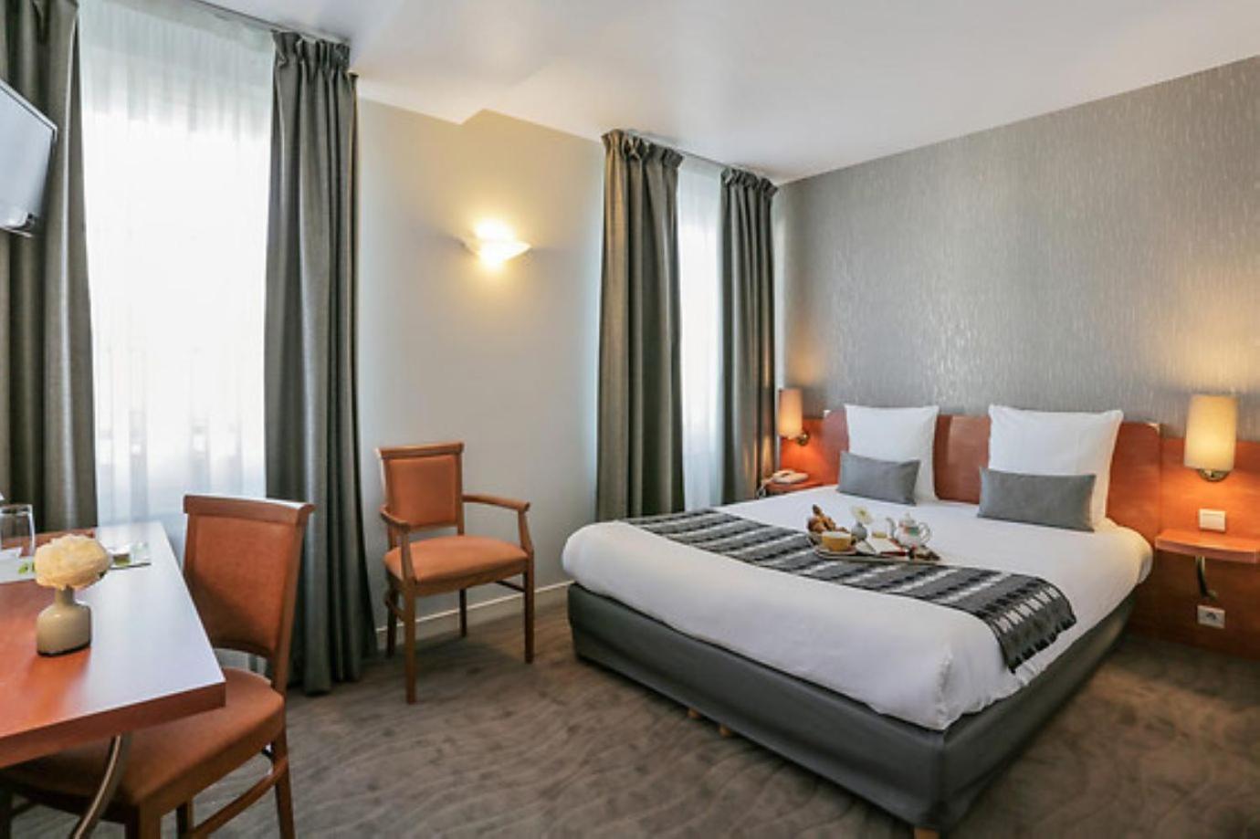 Logis Hotel Le Pelican Vernantes Exterior foto