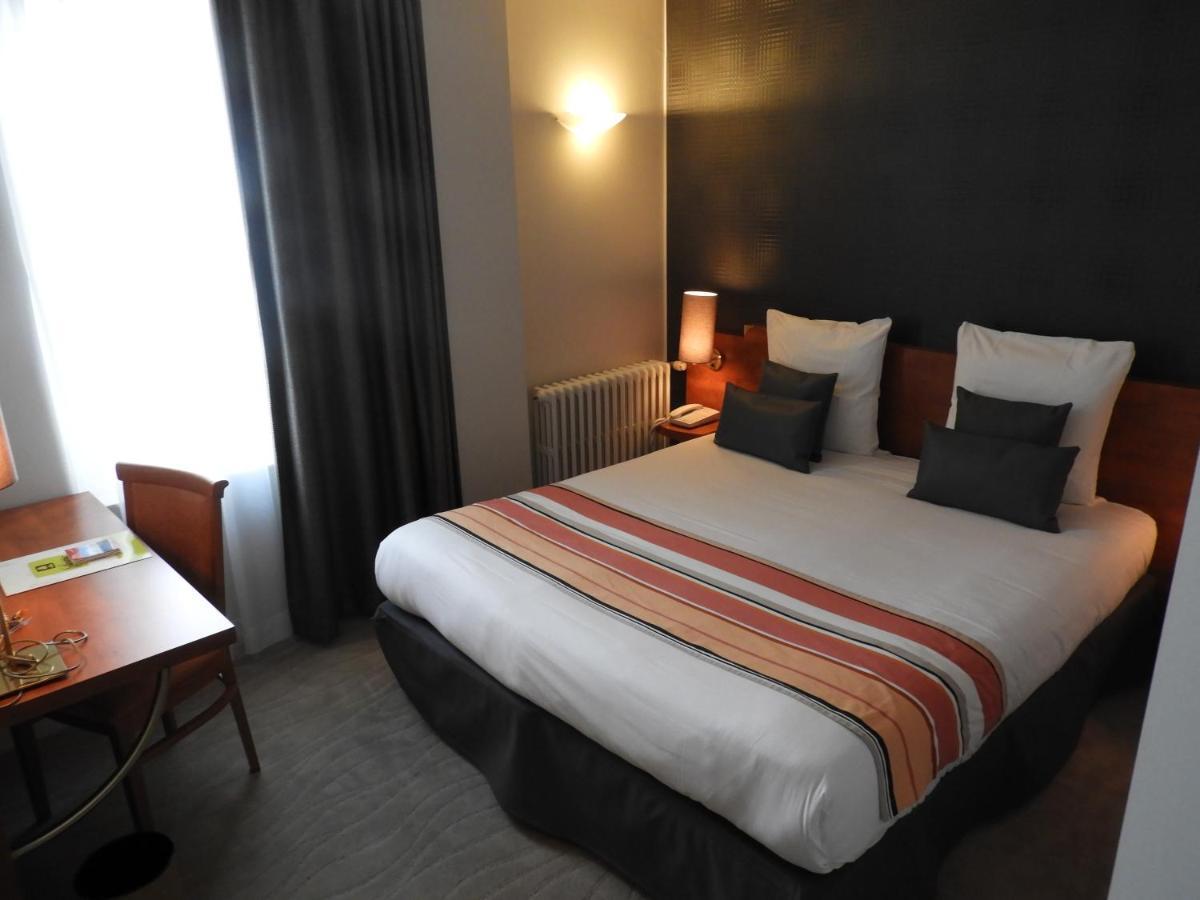 Logis Hotel Le Pelican Vernantes Exterior foto