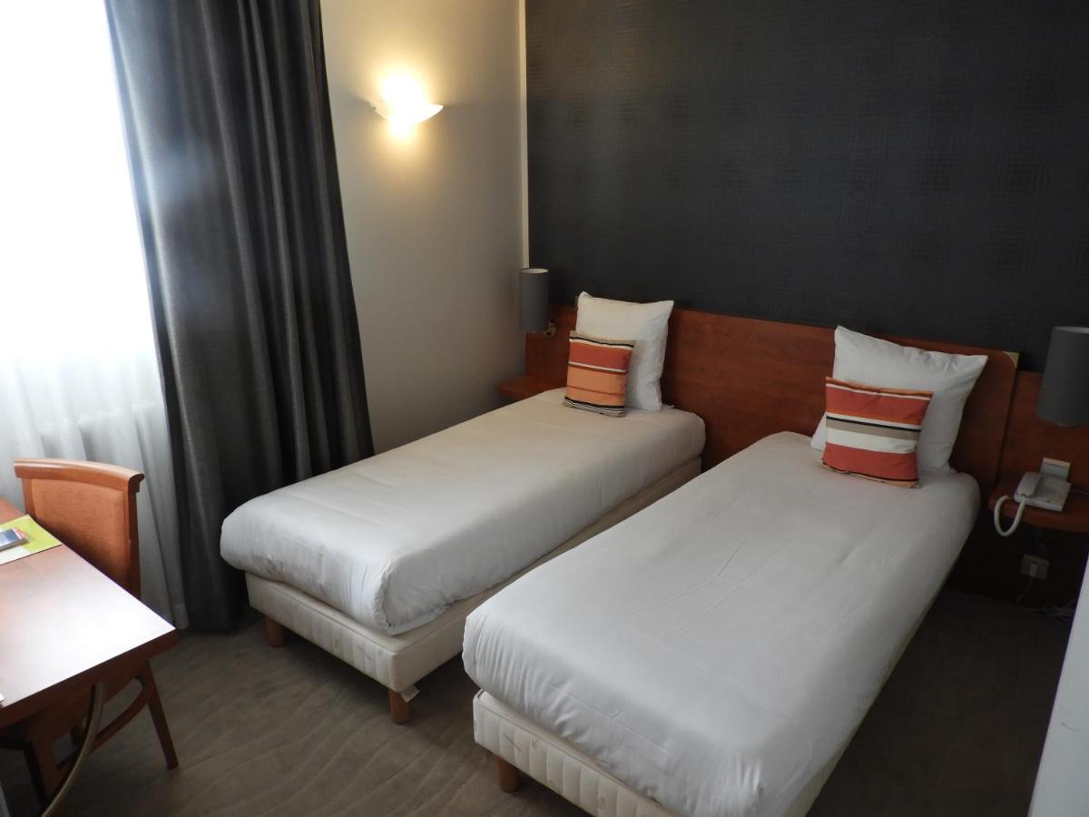 Logis Hotel Le Pelican Vernantes Exterior foto